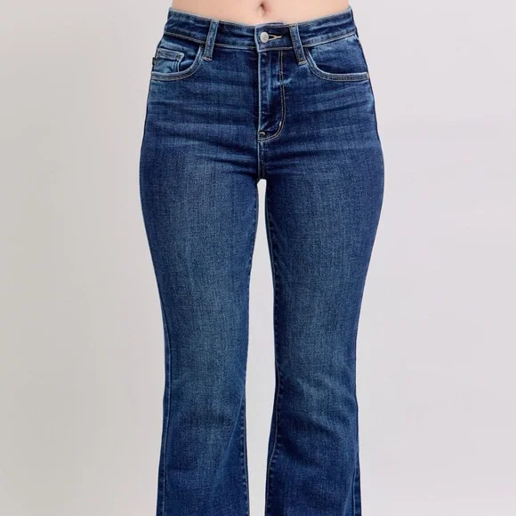 Judy Blue Full Size High Rise Flare Jeans with Pockets Plus Size - Picture 13 of 16